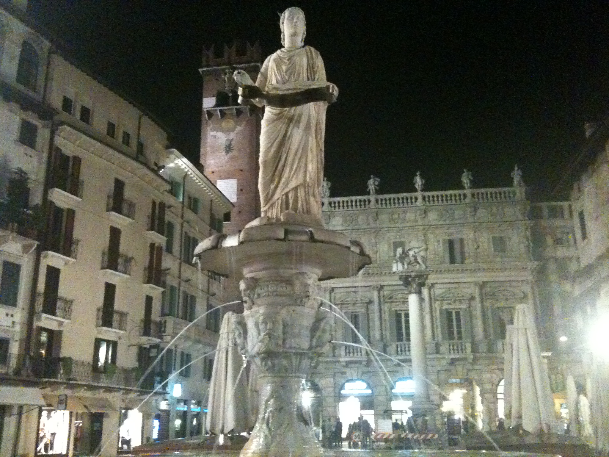 Piazza Erbe Verona