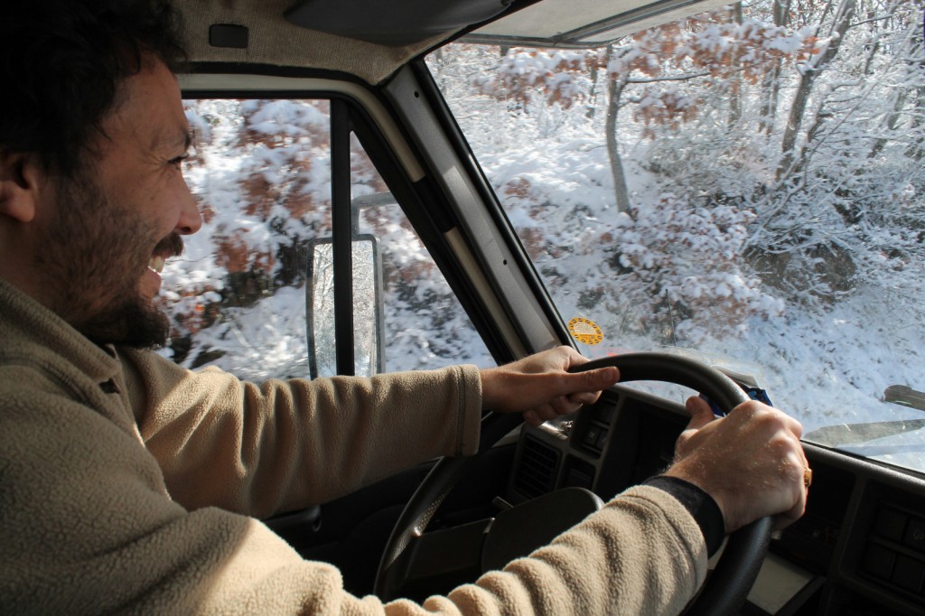 Daniel Tarozzi in viaggio tra le strade innevate dell'Italia che cambia, febbraio 2013