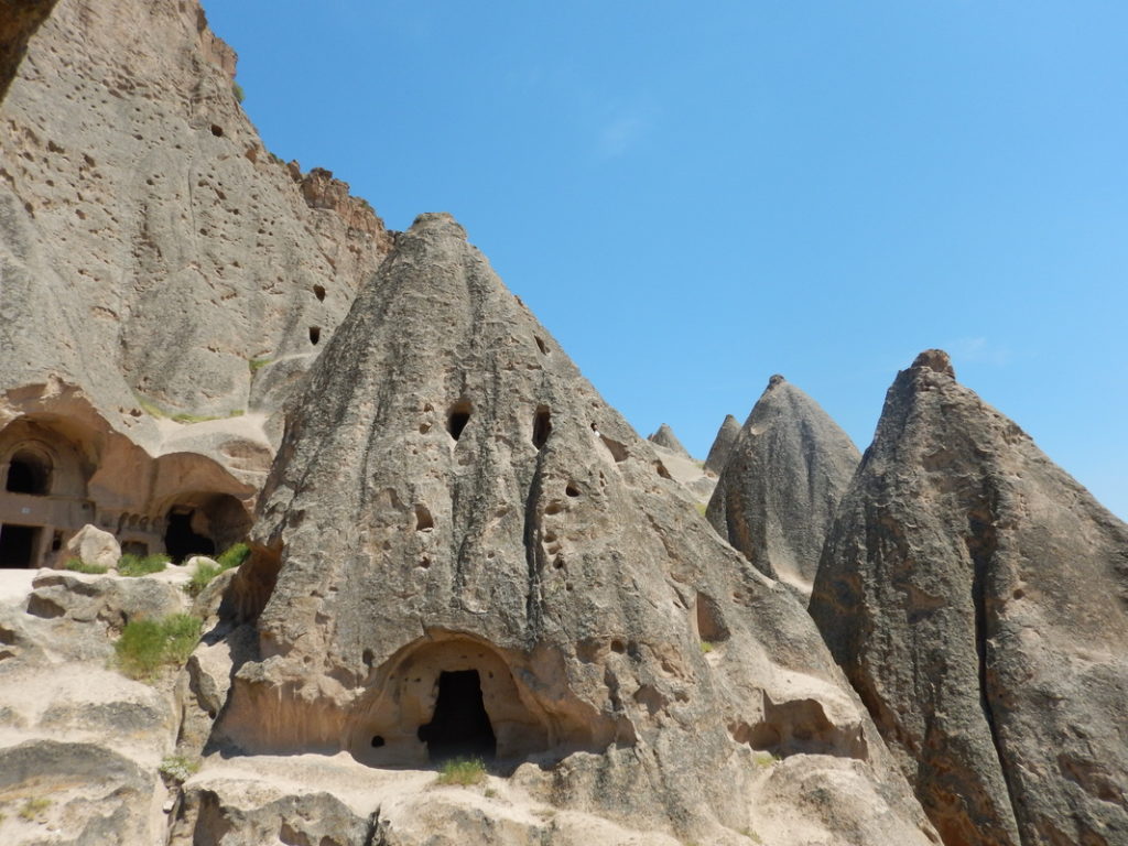 La cattedrale di Selime si districa tra un'infinità di cunicoli e stanze