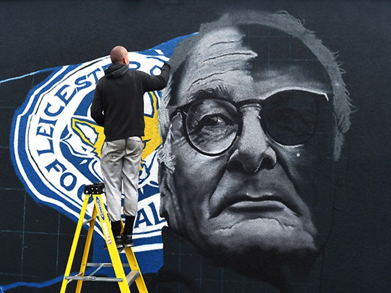 Il Leicester City, allenato da Claudio Ranieri, ha vinto la Premier League
