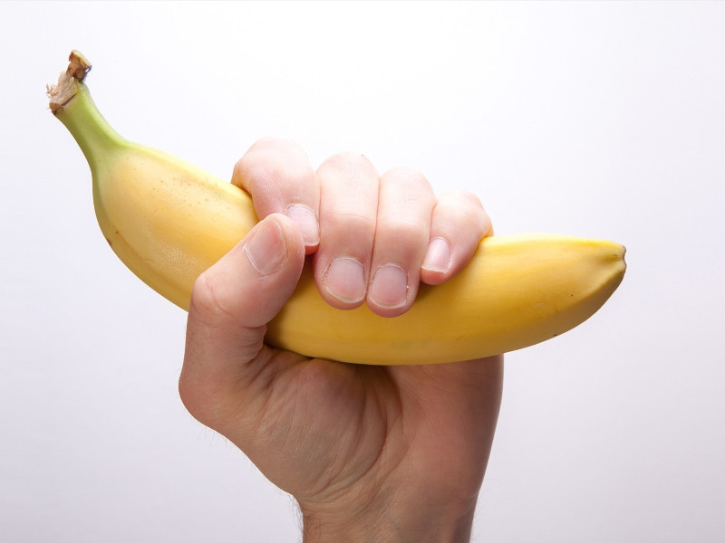 калий и магний в бананах. из чего состоит банан химический состав. витамины в банан на 100 грамм белки жиры и углеводы. питательные вещества в банане. кальций в бананах.