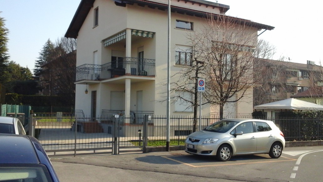 La casa di Gianni, sede di “Abitare il blu”