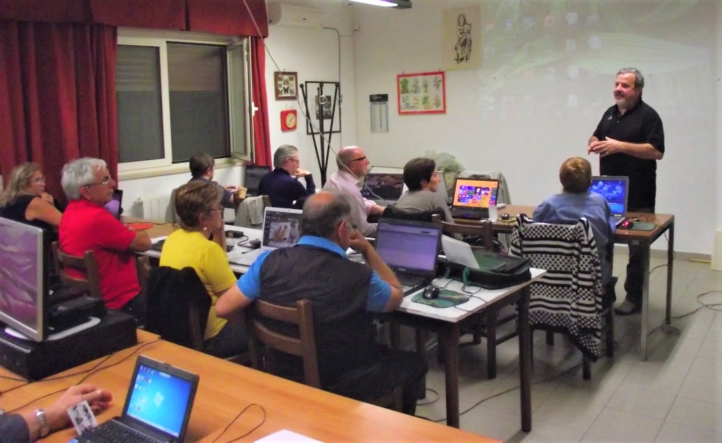 Roma: pc in disuso donati agli anziani per corsi gratuiti di