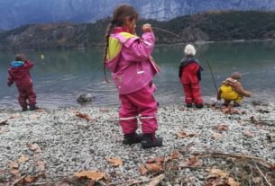 Perché fa bene educare i bambini in una scuola nel bosco