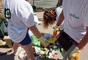 I Deplasticati: il gruppo sanremese che libera la città e le spiagge dai rifiuti