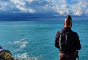 “Lascio un lavoro che mi rende infelice e parto per il giro del mondo a piedi”