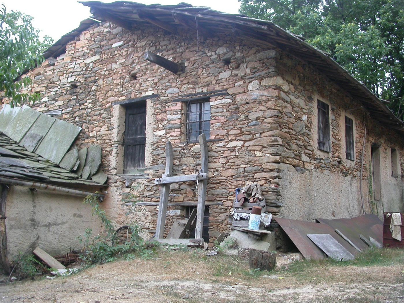 Cerco rudere, cascinale, casa colonica con o senza utenze, da affittare preferibilmente o acquistare a poco.