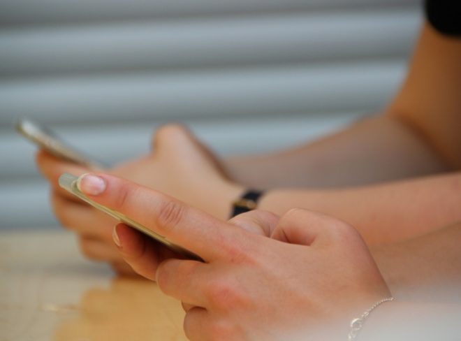 mobile phone 4362889 1920