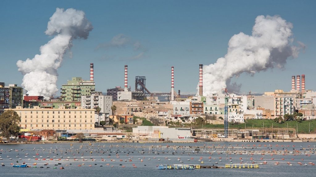 Taranto vista sullIlva dal Mare Piccolo 2 1