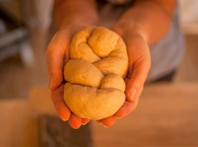 mani pane cabella ligure