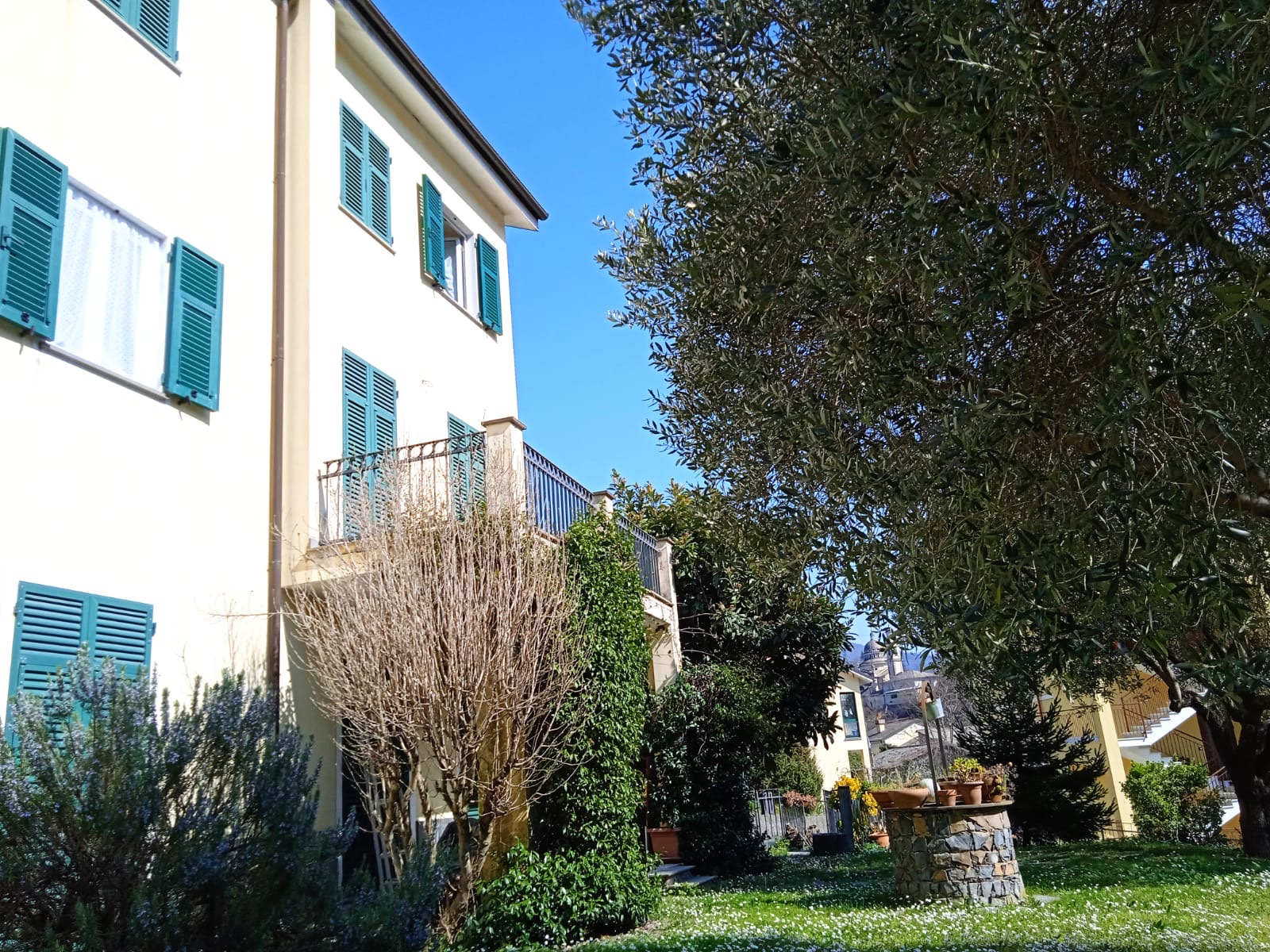 Offro vicinato intenzionale/cohousing a 20 km da Chiavari (Ge)