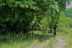Riapre il Parco Mongiardino, l’oasi nel verde dove si cammina a piedi nudi