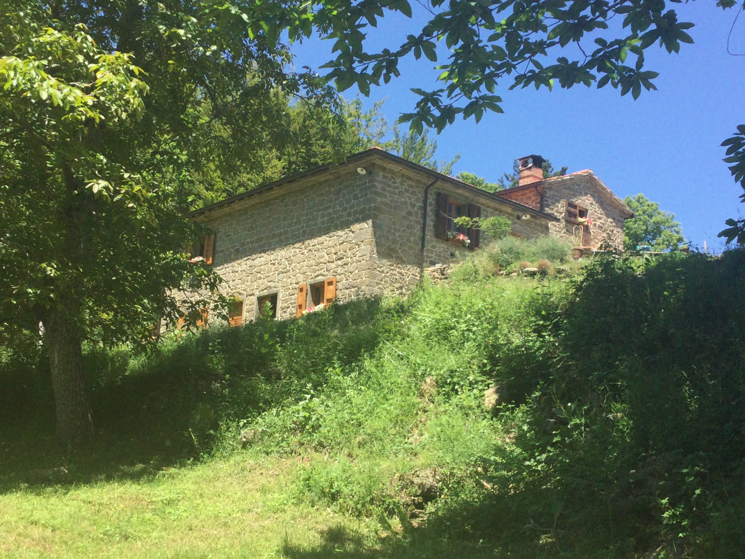 Vendo rustico off grid in Casentino