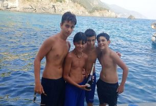 A Monterosso un gruppo di giovanissimi “spazzini marini” ha deciso di passare l’estate pulendo il mare