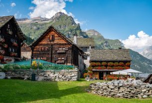 Il Grande Sentiero Walser: così la cultura alpina rinasce tra antichi villaggi e genti di montagna