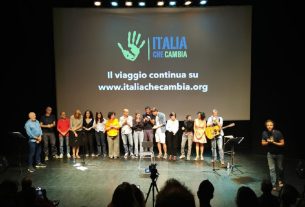 La realtà è più avanti: emozioni dal palco che porta in scena l’Italia che cambia