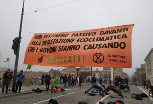 Da Bologna a Milano, le azioni per la giustizia climatica continuano a scuotere l’Italia