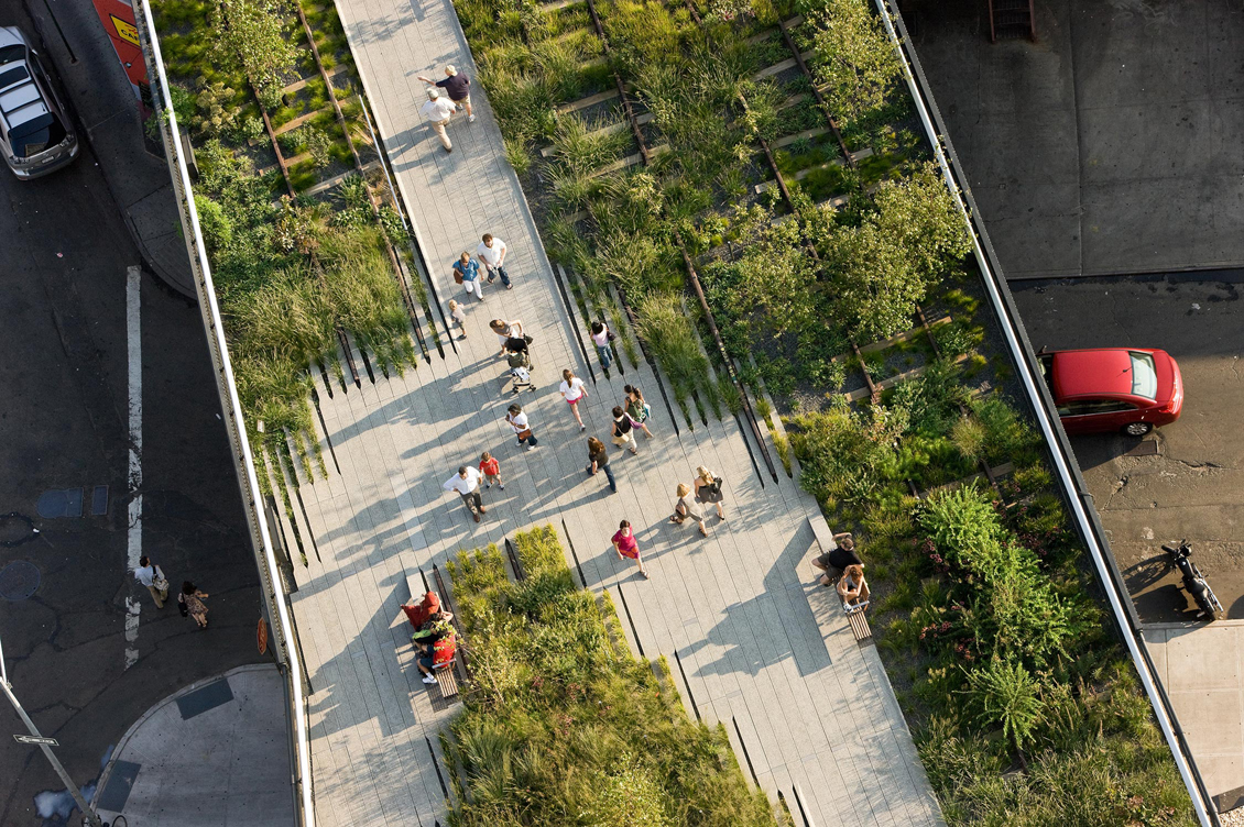 La High Line di New York, il progetto pionieristico di una ferrovia in