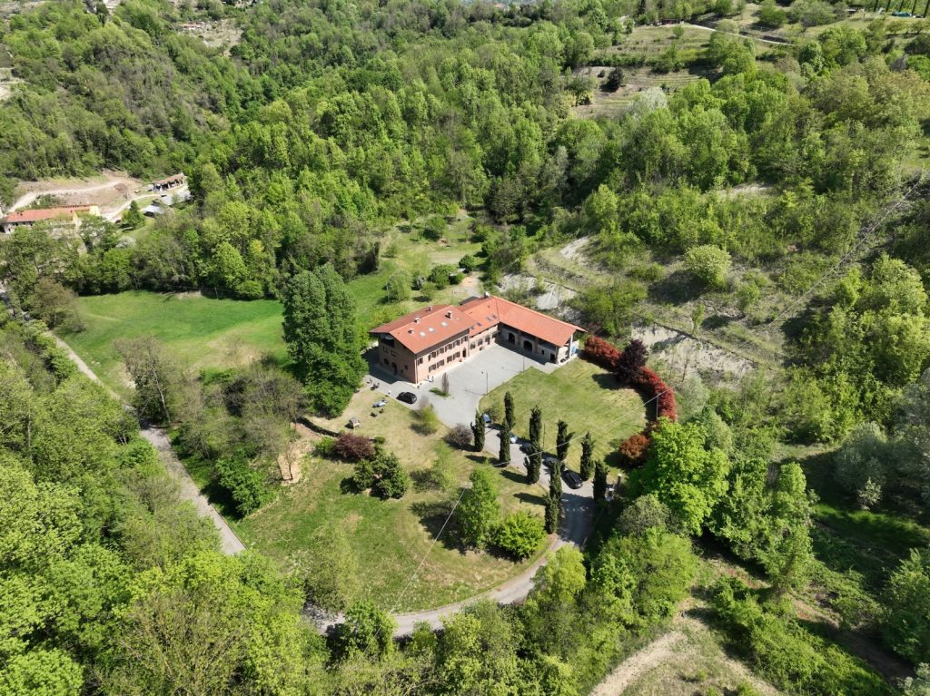 Cerco famiglie per acquistare cascina