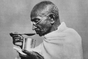 Il messaggio di nonviolenza di Ghandi settantacinque anni dopo