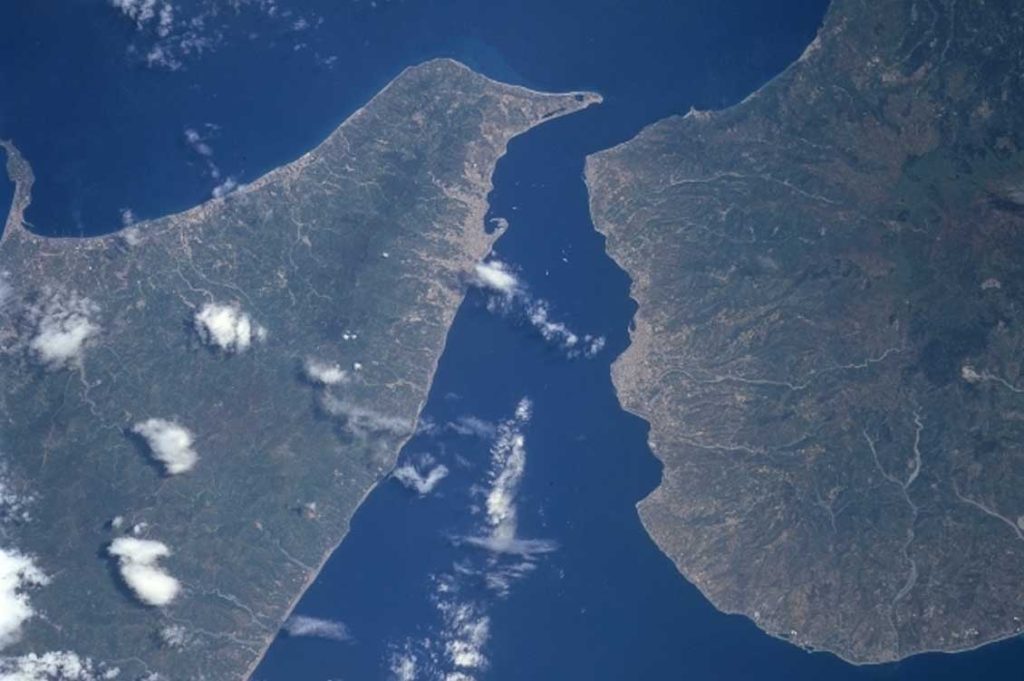 Stretto di Messina Nasa