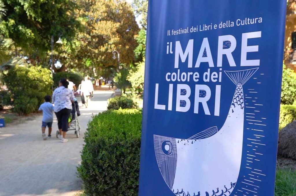 mare colore libri