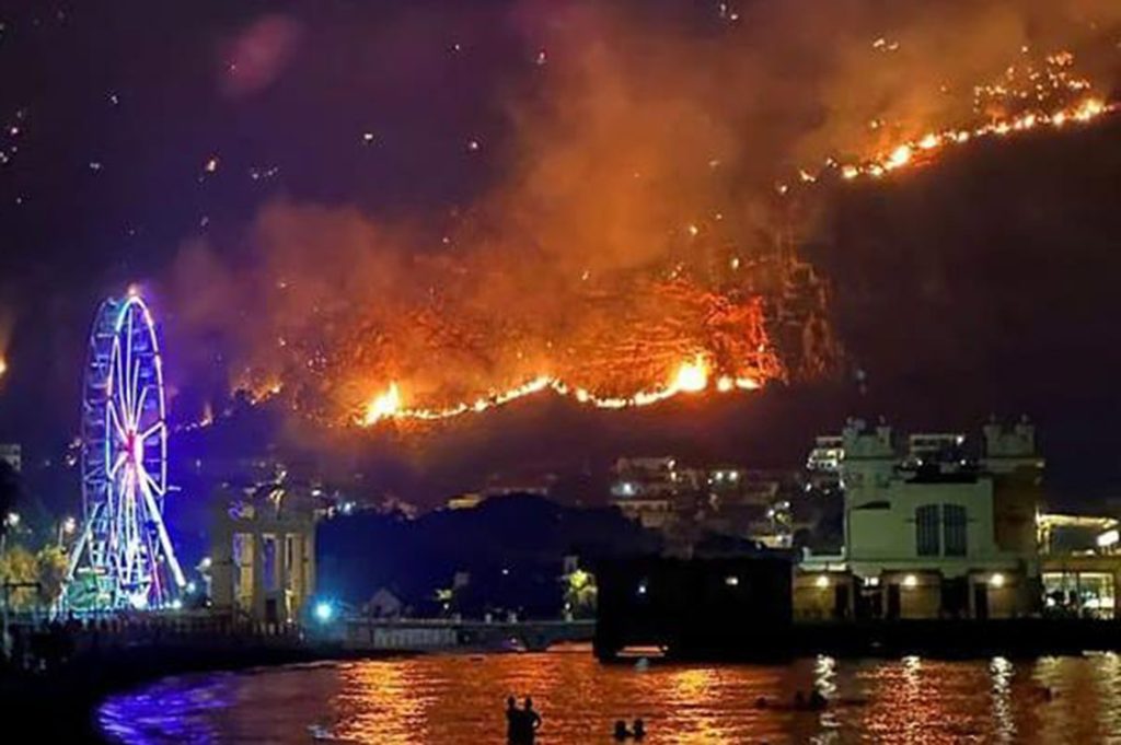 incendio sulle colline di montello palermo