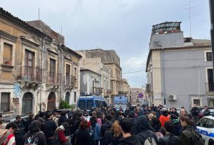 Sgomberati Studentato 95100 e consultorio autogestito: Catania si mobilita