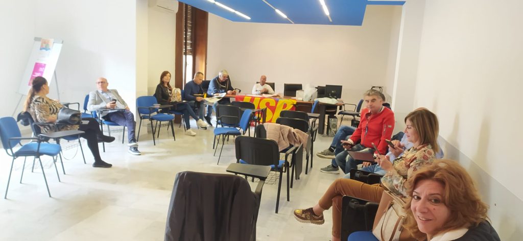 Reggio Calabria i lavoratori occupano lAsp