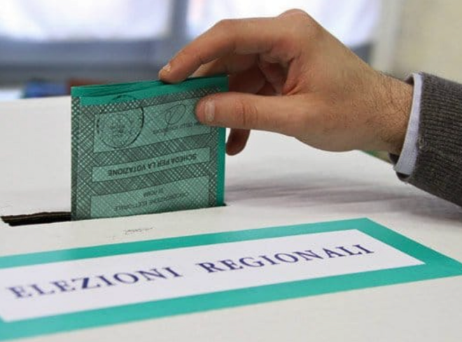 A Lanusei classi quinte in gita durante le elezioni regionali: il diritto di voto è solo “a metà”