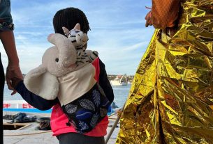 No border books, un kit di benvenuto per i piccoli migranti che approdano a Lampedusa