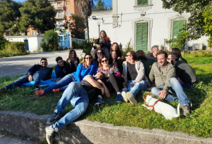 La Mela Insana cura la rinascita degli orti urbani a Napoli