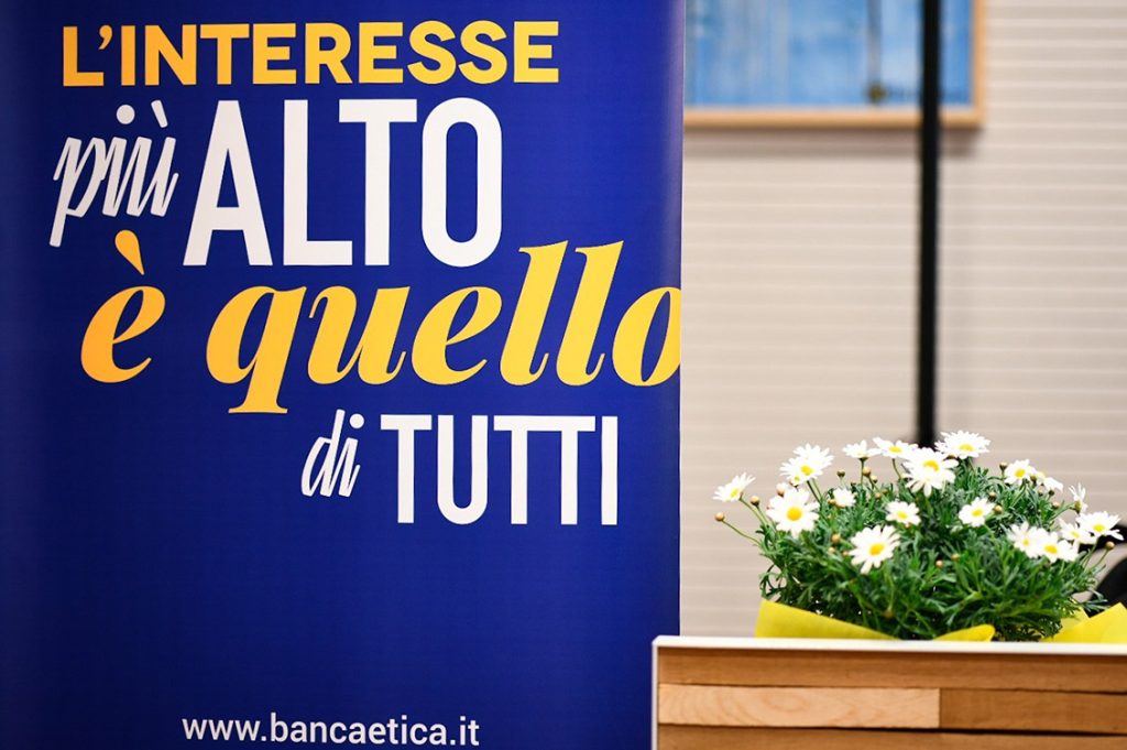 Banca Etica vela l interesse piu alto e quello di tutti © foto di Luca Gallo Banca Etica