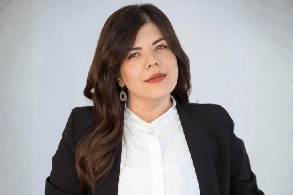 HEADER claudia camarda