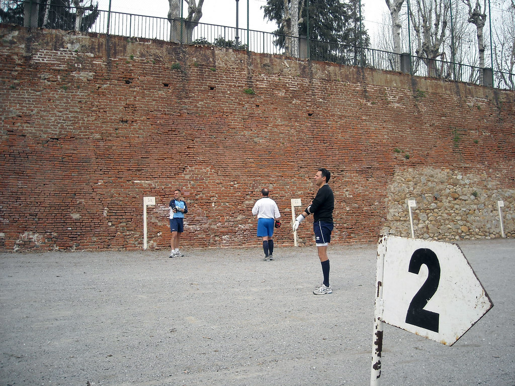 palasharp occupato utopiadi