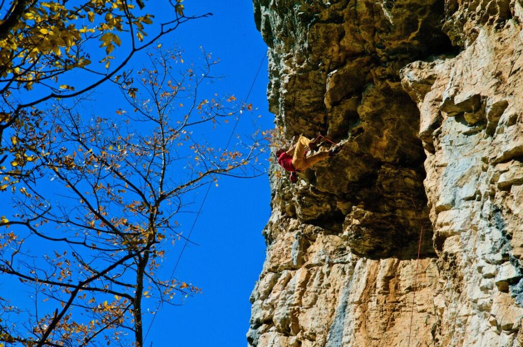 Val Pennavaire: un laboratorio silenzioso di turismo sostenibile