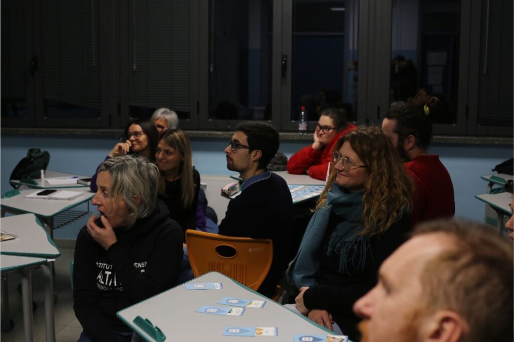 Insegnanti durante il corso di formazione su ecoansia e cambiamento climatico a Bossolasco