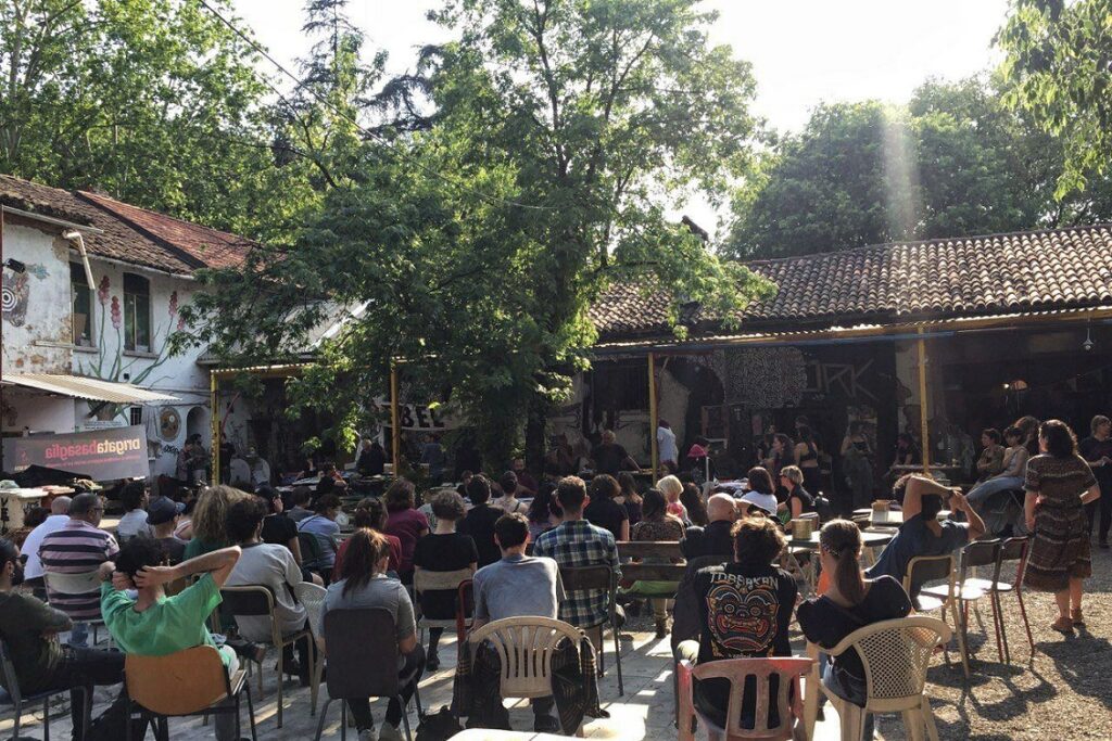 Villa Medusa e il suo ambulatorio popolare: "Non era depressione, era capitalismo"