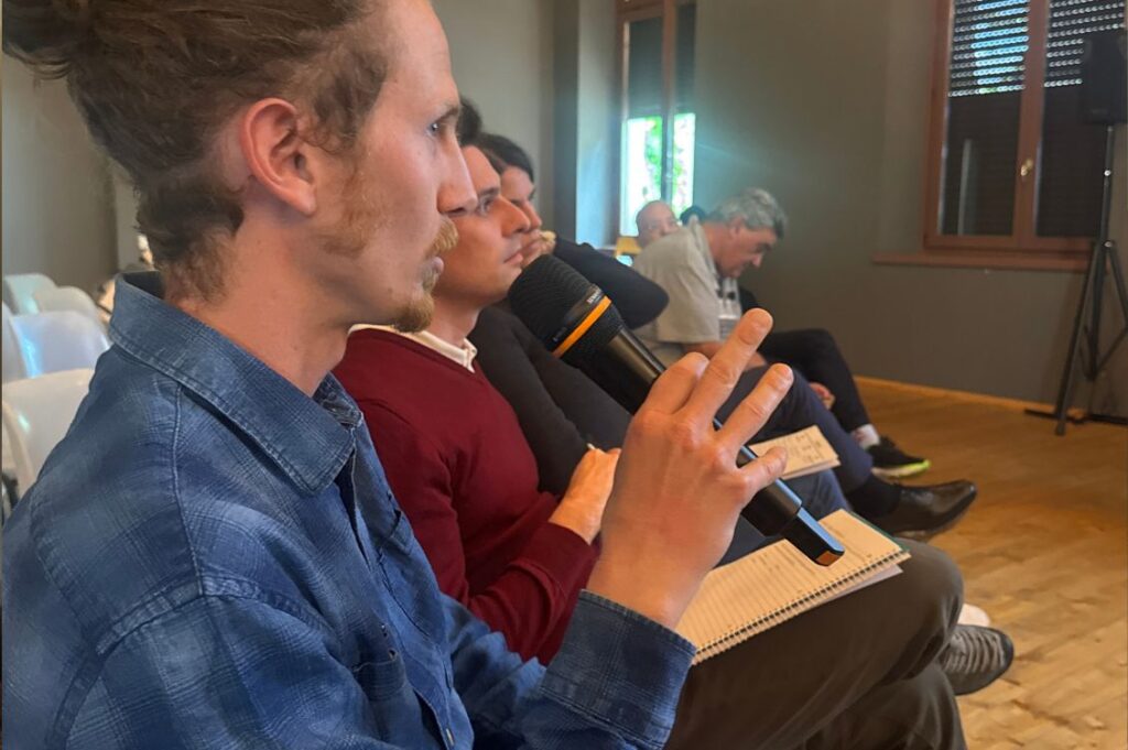 Intervento dal pubblico durante la tavola rotonda di Metropoli Agricole a Milano